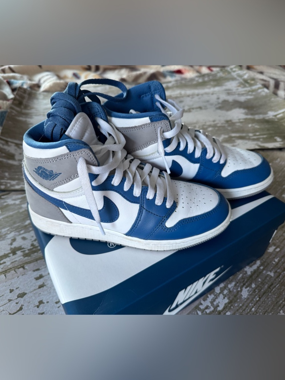 Nike Air Jordan 1 High OG True Blue White Cement Grey Size 5Y - Picture 4 of 10